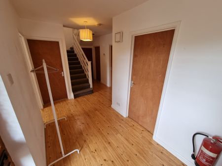 4 Bed Student Accommodation - Photo 4