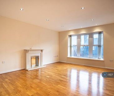 3 bedroom flat to rent - Photo 5