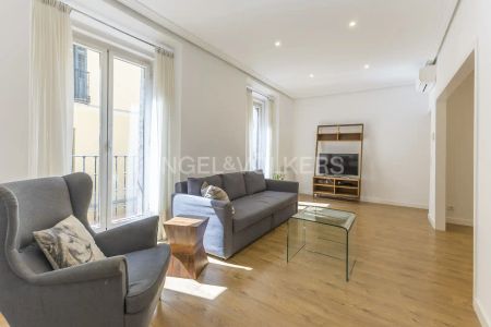 Piso de alquiler en Palacio - Photo 2