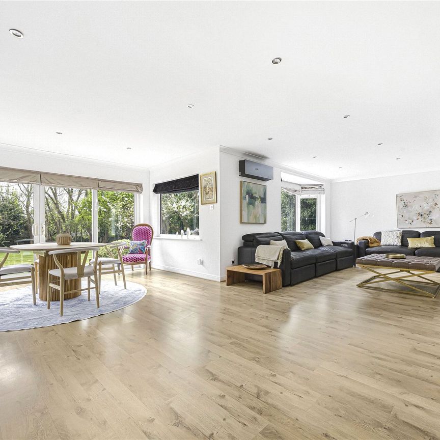 Oakside Way, Reading Oakside Way, Reading - Photo 1