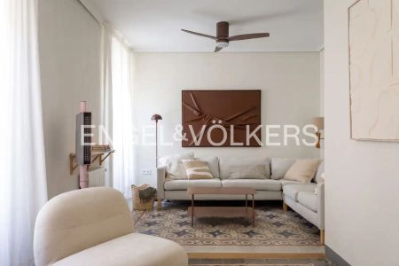 Valencia - Photo 4