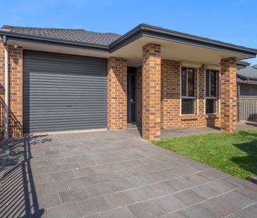 Open The Door to Spacious Family Living in the Heart of Munno Para - Photo 2