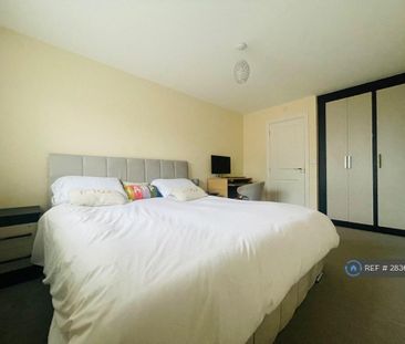 1 bedroom in a house share to rent - Photo 3