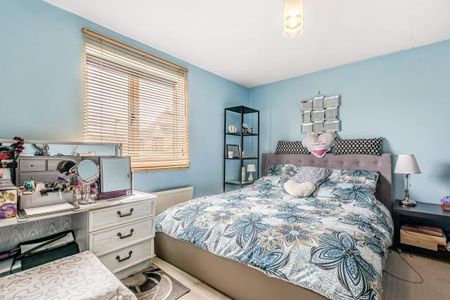2 bedroom semi-detached house to rent - Photo 3