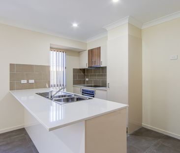 4 Bedroom Home In Highlands Estate! - Photo 4