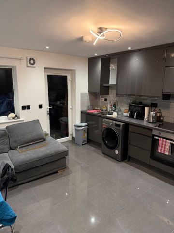 Room in a Shared House, Southampton Way, SE5 - Photo 3