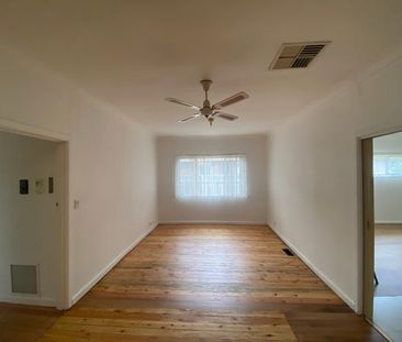 Centrally located! - Photo 2