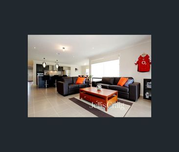 25 Wylie Way, Point Cook, Vic 3030 - Photo 2