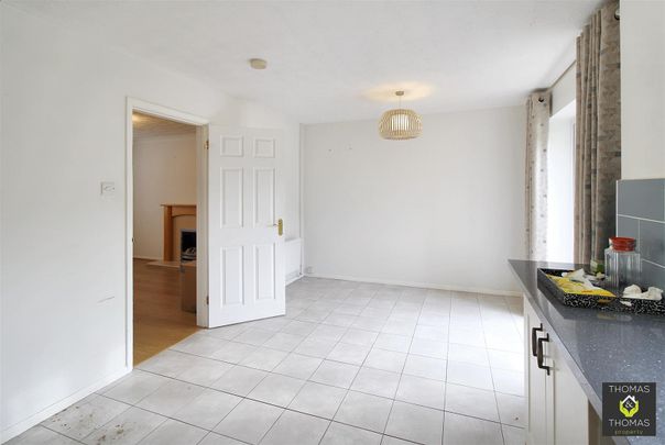 Saturn Close, Abbeymead, Gloucester - Photo 1