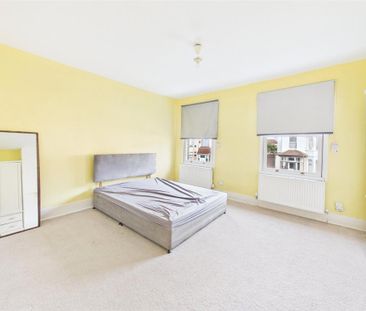 3 bedroom end of terrace house to rent - Photo 4