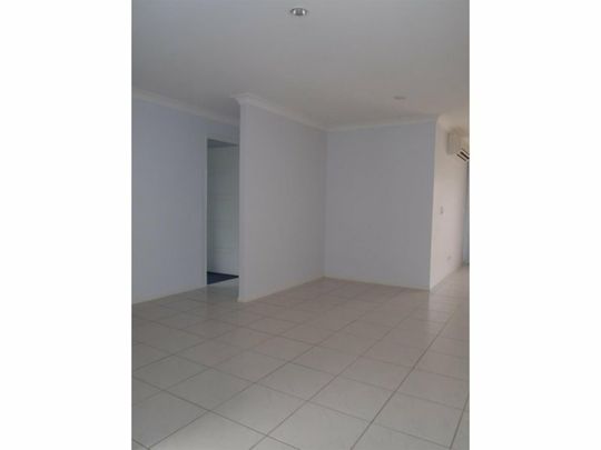 Fully Aircon - Great Location- Family frendly - Photo 1