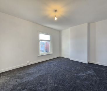 Newly refurbished 2 Bed Terrace house - Photo 4