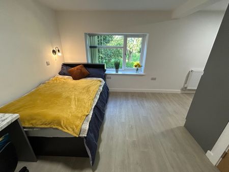 Studio Flat, Humphrey Road, M16 - Photo 2