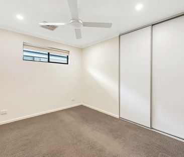 Modern Living in a Prime Taperoo Location - Photo 3