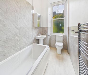 2 bedroom flat to rent - Photo 6