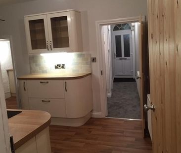 3 bedroom terraced house to rent - Photo 1
