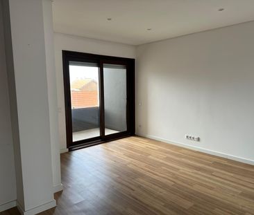 Apartamento T1 com Vista Mar para Arrendamento no Porto - Photo 1