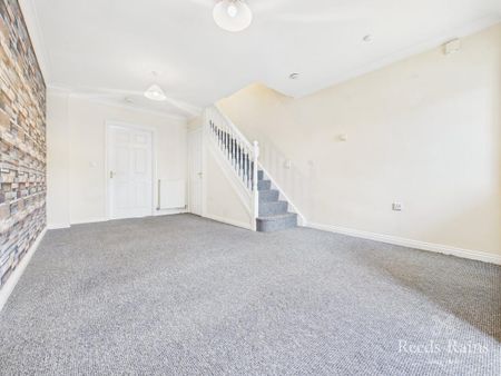 2 bedroom terraced house to rent - Photo 2