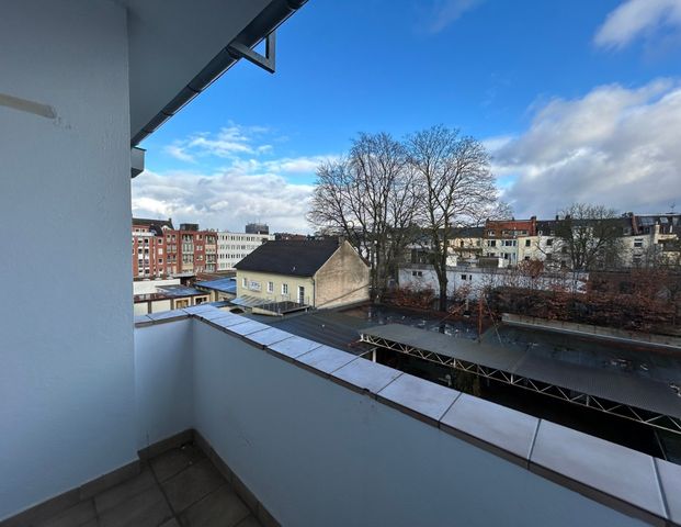 Modernisierte 3-Zimmerwohnung mit Balkon in Innenstadtnähe - Photo 1