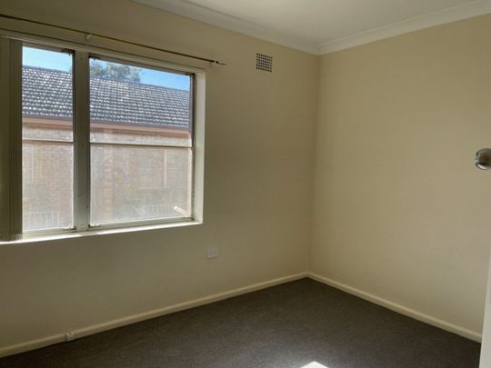 Tidy 2 Bedroom Unit in West - Photo 1