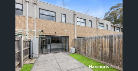 Townhouse Living in Dandenong - Photo 5
