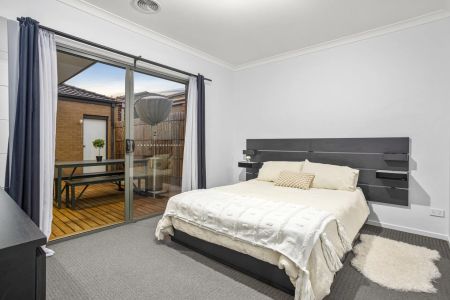 Modern Elegance in the Heart of Strathtulloh - Photo 4