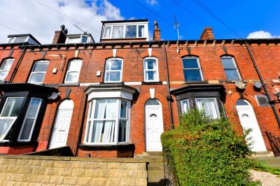 4 bedroom House in Ashville View, Leeds - Photo 2