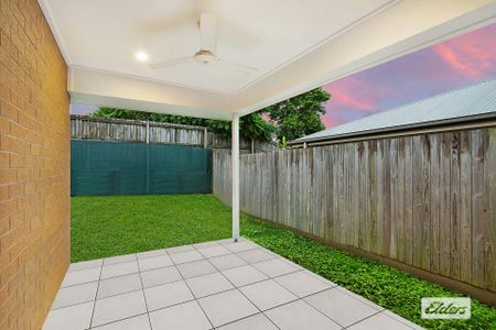 Cozy Home Perfect for a Small Family! - Photo 3