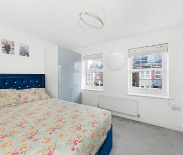 3 bedroom terraced house to rent - Photo 5