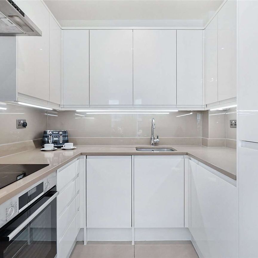 Finished to a high standard throughout, a newly refurbished duplex apartment. - Photo 1