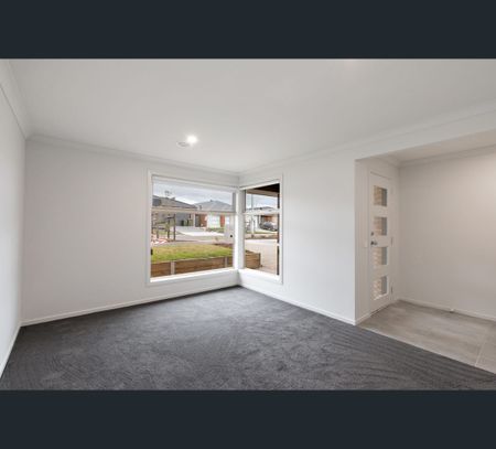 21 Verdale Drive, Alfredton, Vic 3350 - Photo 3