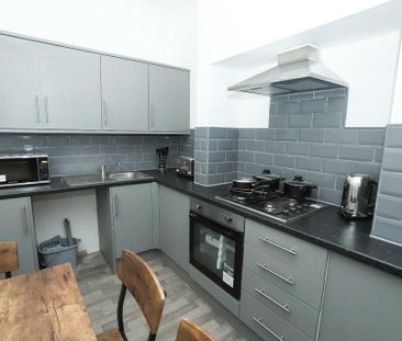 5 bedroom terraced house to rent - Photo 1