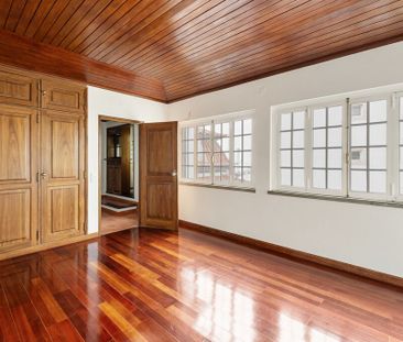 6 Bedroom House with garden, Monte Estoril, Cascais - Photo 3