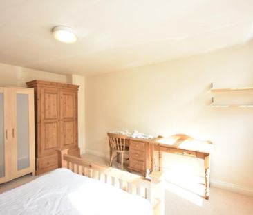 4 bedroom flat to rent - Photo 6