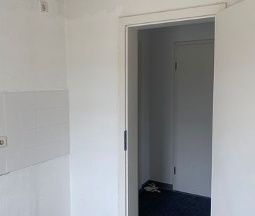 - 3 - Raumwohnung und Aussenstellplatz in Pirna, ALLES NEU, Erstbezug - Photo 3