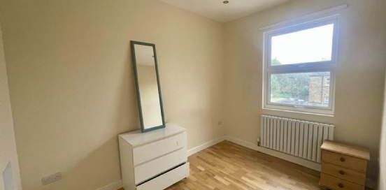 2 bedroom property to rent in Walthamstow - Photo 2