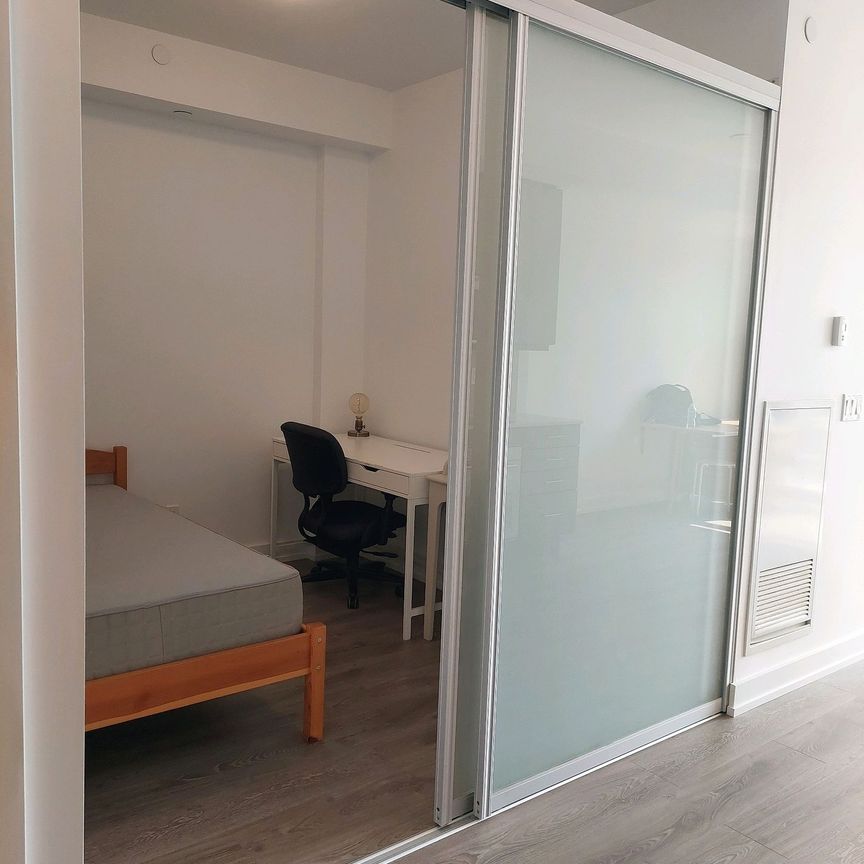 For Lease - 297 College Street Unit# 917, Toronto, Ontario - Photo 1