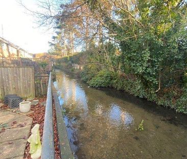 3 bedroom end of terrace house to rent - Photo 3