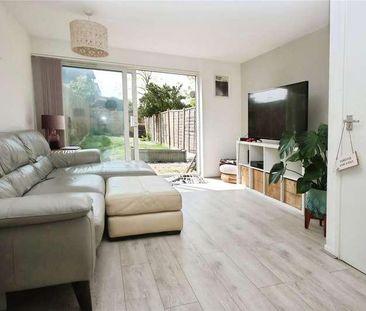 Gun Hill Place, Basildon, SS16 - Photo 1