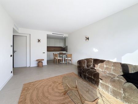 Location Appartement 3 pièces 63m² NICE 06000 - Photo 3