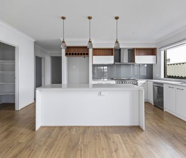 Your Dream Family Home Awaits at 8 Map Road, Greenvale - Photo 3