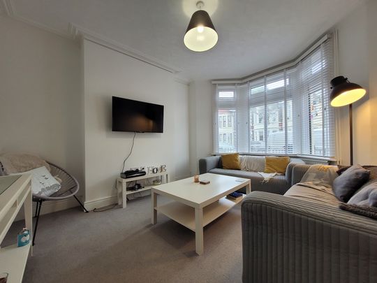 Summerfield Avenue, Heath - Photo 1