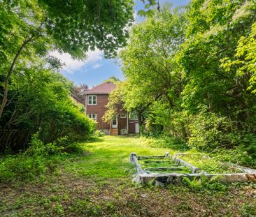 For Lease - 2 Aldbury Gardens, Toronto, Ontario - Photo 3