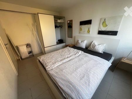 Fully furnished, modern Apartment / Möbilierte, neu renovierte, 2,5 Zi-Wohnung - Foto 4