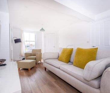 3 bedroom terraced house to rent - Photo 1