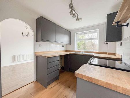 Elphinstone Road, Hastings, TN34 - Photo 2