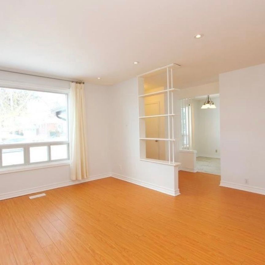 For Lease - 22 Knowles Crescent, Aurora, Ontario - Photo 1