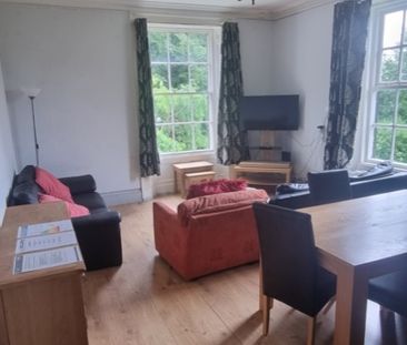 5 Bed - Flat 4, 1 North Grange Road, Headingley, Leeds - LS6 2BR - ... - Photo 2