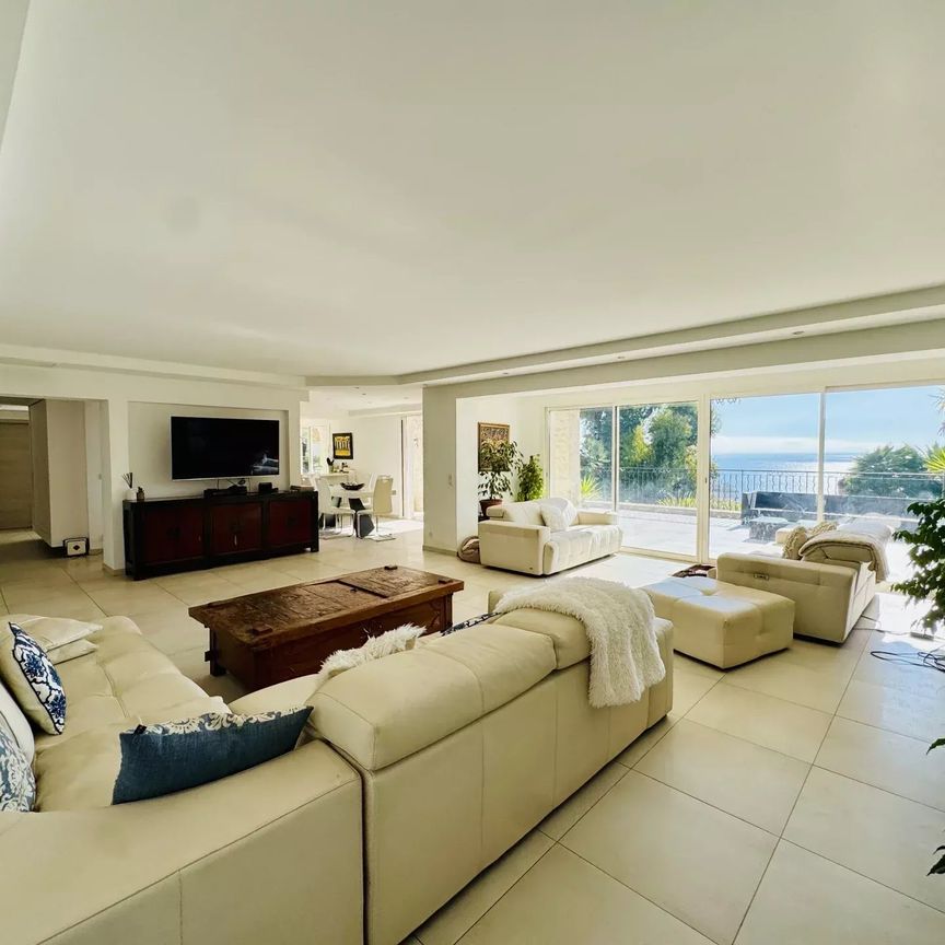 Location Maison 10 pièces 328m² NICE 06000 - Photo 1