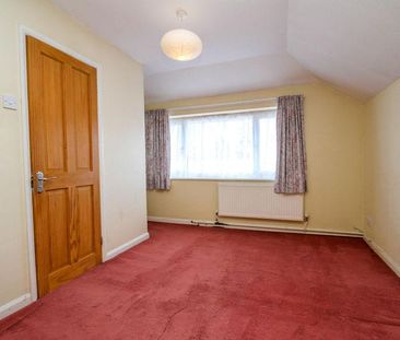 3 bedroom semi-detached bungalow to rent - Photo 4